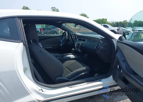 2015 Chevrolet Camaro 2Ls из США, поврежденный, VIN 2G1FB1E39F9308322